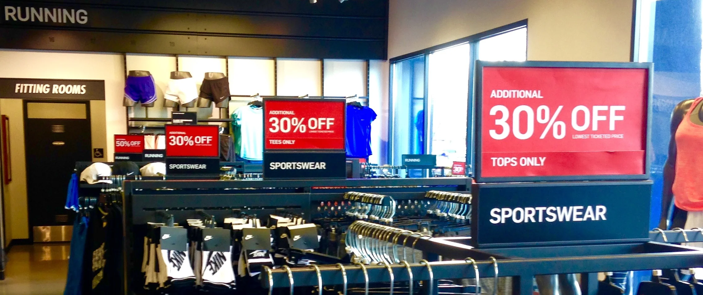 30 off top nike factory